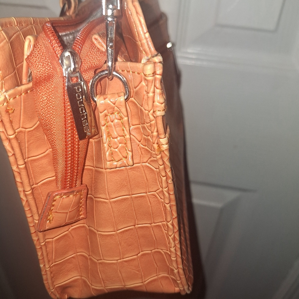 Chic Croc-Embossed Tan Crossbody Poochee Bag** - Picture 12 of 12